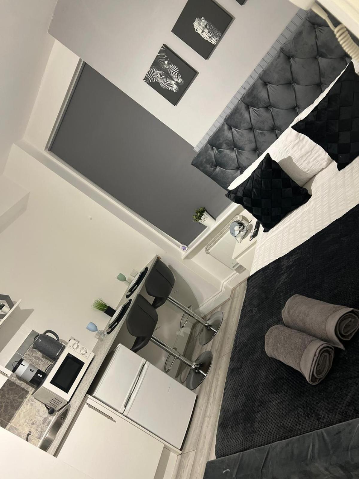 Central Studios In Top Location Лондон Экстерьер фото